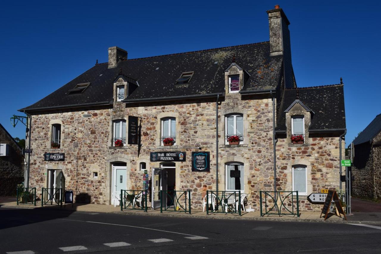 Auberge de la vallée de la douve L'Etang-Bertrand Exterior foto