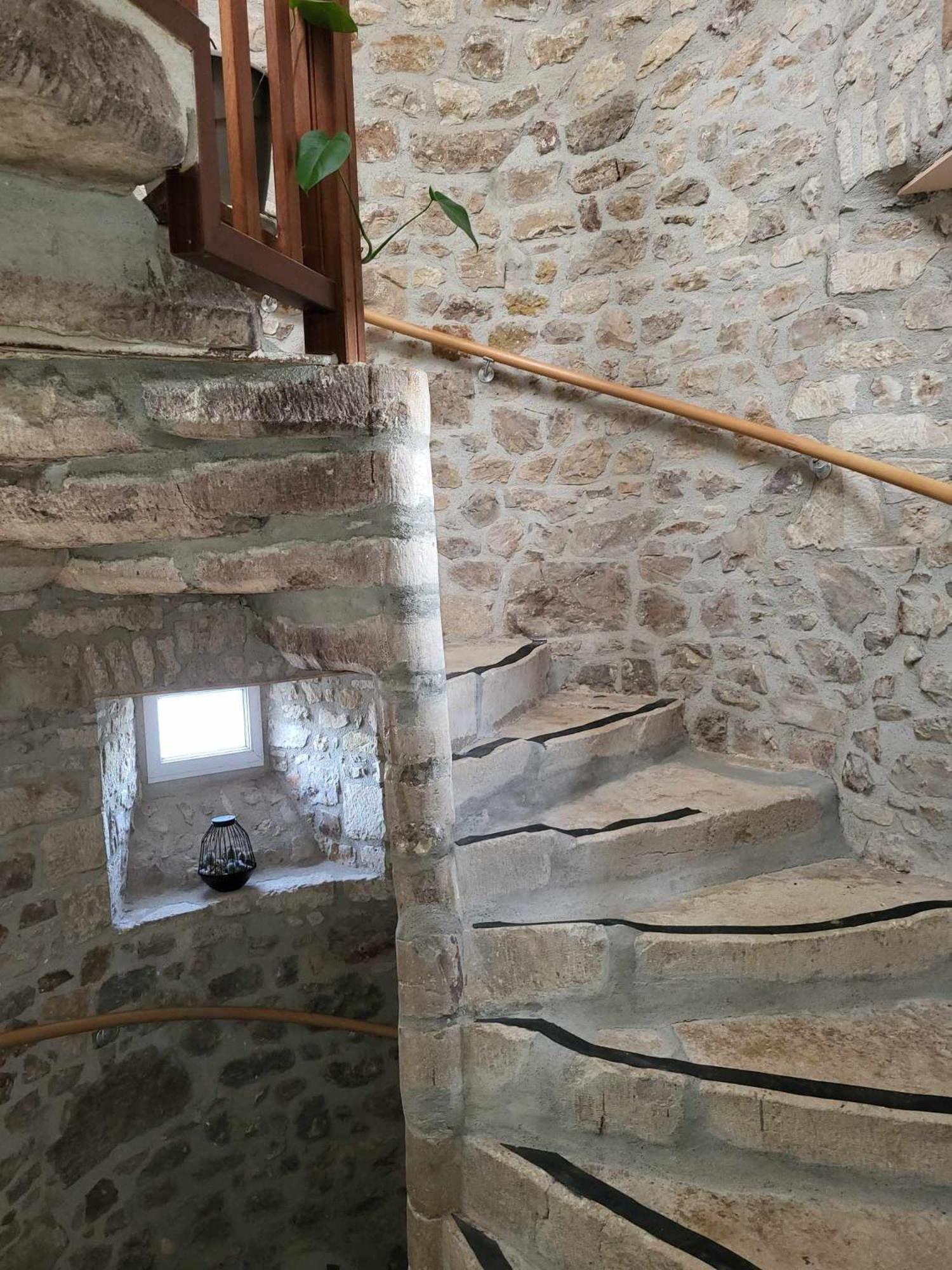 Auberge de la vallée de la douve L'Etang-Bertrand Exterior foto